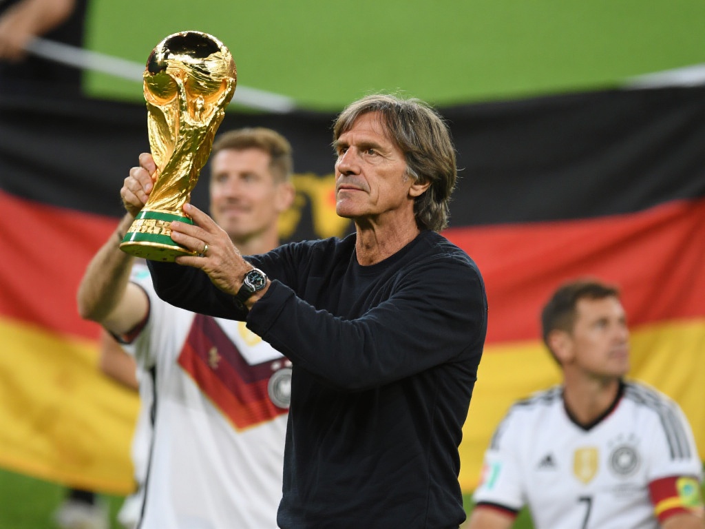 此外，许多成功的案例表明，德国足球的辉煌